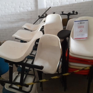 LOTE 022 - CADEIRAS - SESA