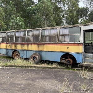 LOTE 002 - Ônibus de passageiros, Mercedes Benz 1313, ano de fabricação 1988, modelo 1989, diesel, placa BYC8362,