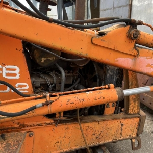 LOTE 003 - Trator de rodas (retroescavadeira) Fiat Allis, ano 1999/1999, placa IIY9813