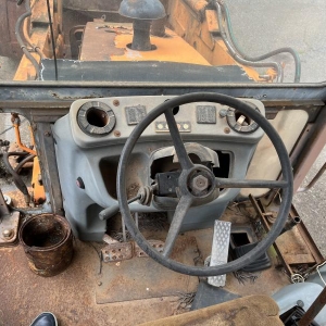 LOTE 003 - Trator de rodas (retroescavadeira) Fiat Allis, ano 1999/1999, placa IIY9813