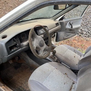 LOTE 004 - Veículo VW Santana 2000 MI, ano de fabricação 1998, modelo 1999, placa IHT 2150