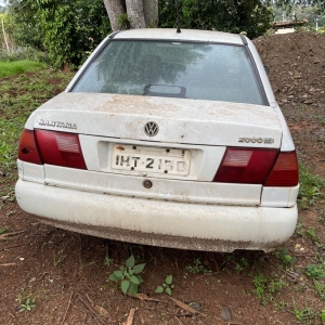 LOTE 004 - Veículo VW Santana 2000 MI, ano de fabricação 1998, modelo 1999, placa IHT 2150