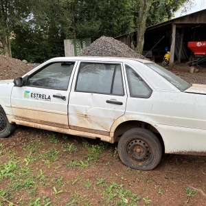 LOTE 004 - Veículo VW Santana 2000 MI, ano de fabricação 1998, modelo 1999, placa IHT 2150