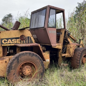 LOTE 005 - Trator de rodas (carregadeira), CASE W20B, ano 1989/1989, placa IIK0814