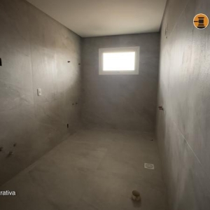 LOTE 001 - Área de 360,00m², edificada uma casa residencial em alvenaria de 377,62m² e uma piscina residencial em fibra com 13,71m², localizada na Rua dos Araçás, nº 243, bairro Montanha, Lajeado/RS