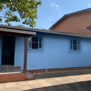 LOTE 006 - DESVIO RIZO - CAXIAS/RS – CASA - IMÓVEL OCUPADO: Localizado na Rua Sananduva n° 200 (conforme matrícula e laudo).
