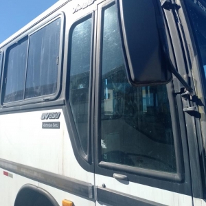 LOTE 005 - Ônibus M.BENZ/OF 1318, ano/modelo 1994/1994, placa ICE8610. Avaliado em R$ 6.200,00.