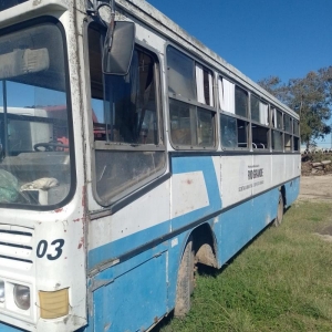 LOTE 013 - Ônibus M.Benz / OF1318, ano/modelo 1991/1991, placa IER5281. Avaliado em R$ 4.000,00.