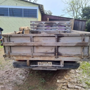 LOTE 004 - Ford/F1000 4x4 D, placa ADV 1127, ano/modelo 1993/1994