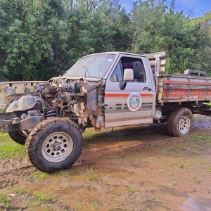 LOTE 004 - Ford/F1000 4x4 D, placa ADV 1127, ano/modelo 1993/1994