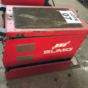 LOTE 007 - Máquina de solda Hawk 430 (necessita reparos).