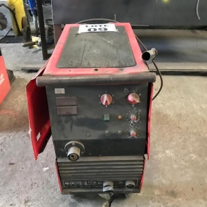 LOTE 009 - Máquina de solda Hawk 430 (necessita reparos).