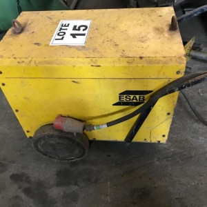 LOTE 015 - Máquina de solda Esab Origo Arc 406.