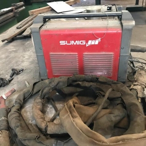 LOTE 017 - Máquina de solda Sumig Tiger 163.