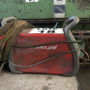 LOTE 018 - Máquina de solda Sumig Tiger 166.
