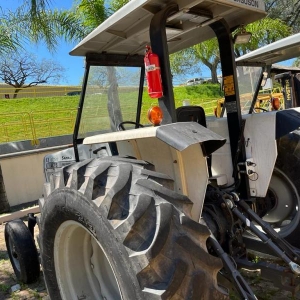 LOTE 007 - TRATOR Massey Ferguson 275