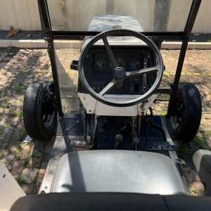 LOTE 007 - TRATOR Massey Ferguson 275