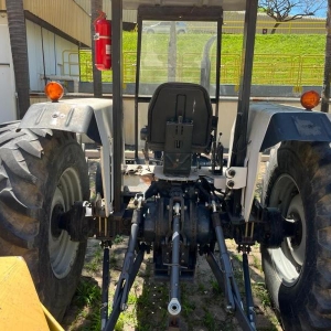 LOTE 007 - TRATOR Massey Ferguson 275