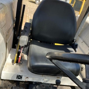 LOTE 007 - TRATOR Massey Ferguson 275