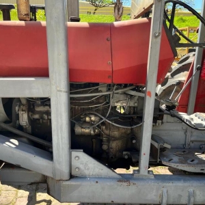 LOTE 008 - TRATOR Massey Ferguson 290