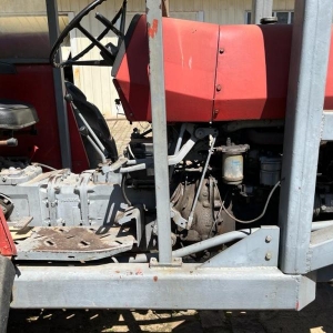 LOTE 008 - TRATOR Massey Ferguson 290