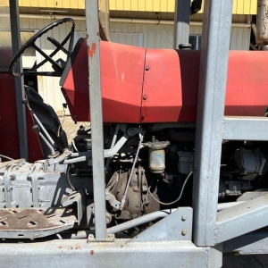 LOTE 008 - TRATOR Massey Ferguson 290