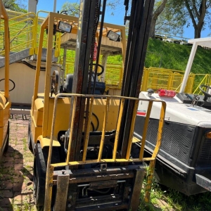 LOTE 009 - EMPILHADEIRA HYSTER H 50 XM, frota EMP-0148