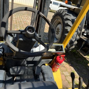 LOTE 018 - EMPILHADEIRA YALE GTP 050 RL, frota EMP-0146