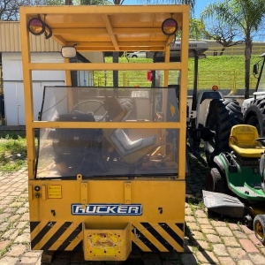 LOTE 019 - TRATOR RUCKER TH 1300, frota TRA-0007