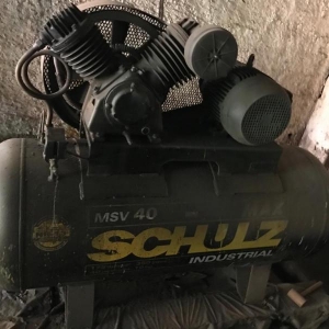LOTE 033 - Compressor Schulz MSV 40 Max 10 HP.