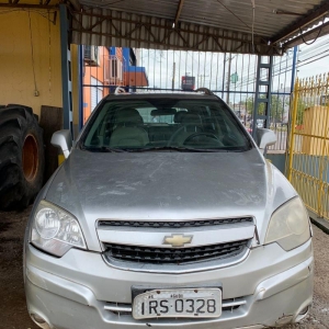 LOTE 001 - UMA CAMIONETA CAPTIVA, PLACA IRS 0328