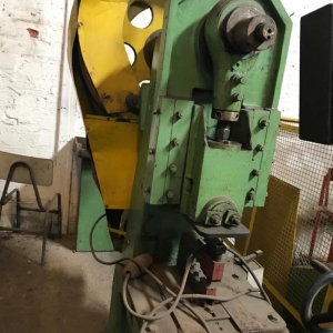 LOTE 053 - Super prensa Victor 25 Ton 354.