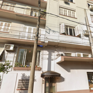 LOTE 008 - Apartamento n° 02, com área privativa de 76,98m², localizado no pavimento térreo do Edifício Pirajá, situado na Rua Júlio de Castilhos, nº 138, Centro, Estrela/RS