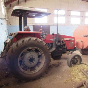 LOTE 012 - Trator Massey Ferguson