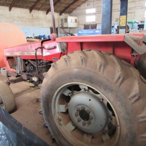 LOTE 012 - Trator Massey Ferguson