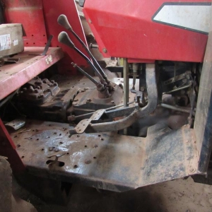 LOTE 012 - Trator Massey Ferguson