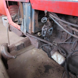 LOTE 012 - Trator Massey Ferguson