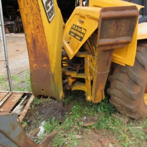 LOTE 020 - Retroescavadeira M.A./JCB 214