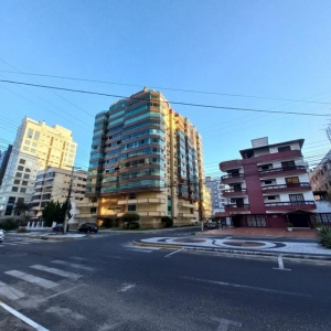 LOTE 001 - APARTAMENTO N° 1.105 e BOX 1-05, do Edificio Residencial ARCOS DA AVENIDA, situado na Avenida Maurício Boianovski, nº 208, na Praia ZONA NOVA DE CAPÃO DA CANOA