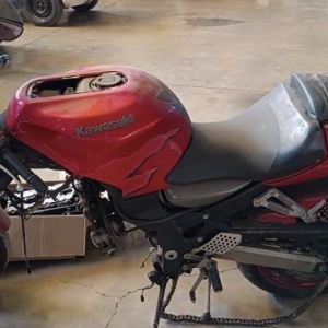 LOTE 004 - AVA/Kawasaki ZX 1200, placa JDB 1200, vermelha, ano/modelo 2001/2002