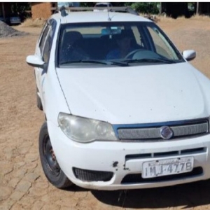LOTE 004 - Um Fiat Pálio Week HLX flex