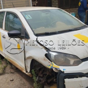 LOTE 018 - AUTOMÓVEL VW/UP TAKE MCV, ANO/MODELO: 2017/2018, PLACA: IYH0468