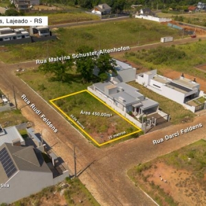 LOTE 018 - Área de 450,00m², sem edificações, localizado na Rua Darci Feldens, bairro Carneiros, Lajeado/RS - LOTEAMENTO RESIDENCIAL SAINT MORITZ, matrícula n° 79.273 do RI de Lajeado/RS