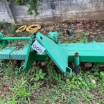 LOTE 009 - Enxada Rotativa 2 metros, marca Algor, série 117. Avaliada em R$ 900,00.