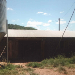 LOTE 001 - Área de 151.250,00m², contendo uma casa de madeira e uma estrebaria, situada na Linha Fernando Abott, Vespasiano Corrêa/RS