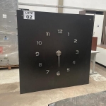 LOTE 002 - Relógio tamanho industrial (aprox.: 1,5mx1,5m)