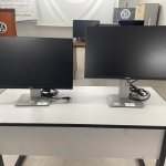 LOTE 029 - Dois Monitores Dell 23" e Dois Suportes Dell para dois monitores