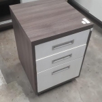 LOTE 060 - Mesa dois lados , Mesa MDF em L, Gaveteiro