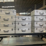 LOTE 062 - 19 Case cinza p/ transporte