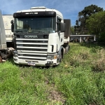 LOTE 002 - Caminhão-trator da marca SCANIA/R124 GA 4X2NZ 420, cor branca, ano/modelo 2006/2006, placas ANL0I37,  chassis nº 9BSR4X2A063581037.